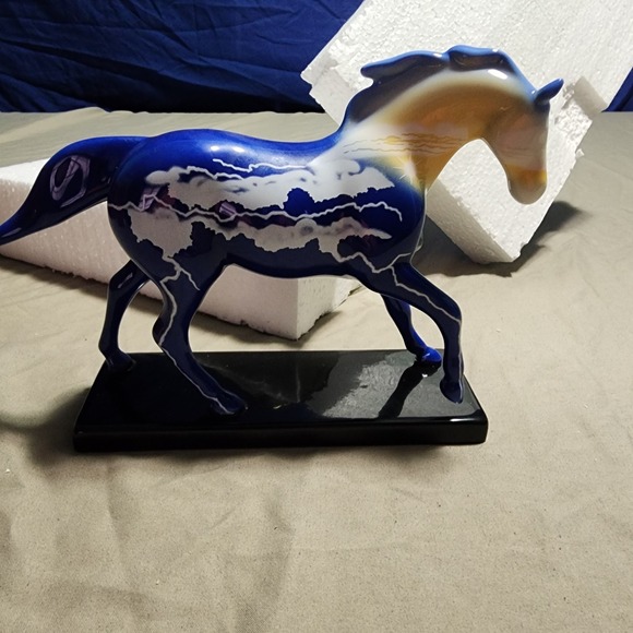 2007 Trail Of Painted Poines, Item # 1461 Lightning Bolt Colt - Picture 3 of 5